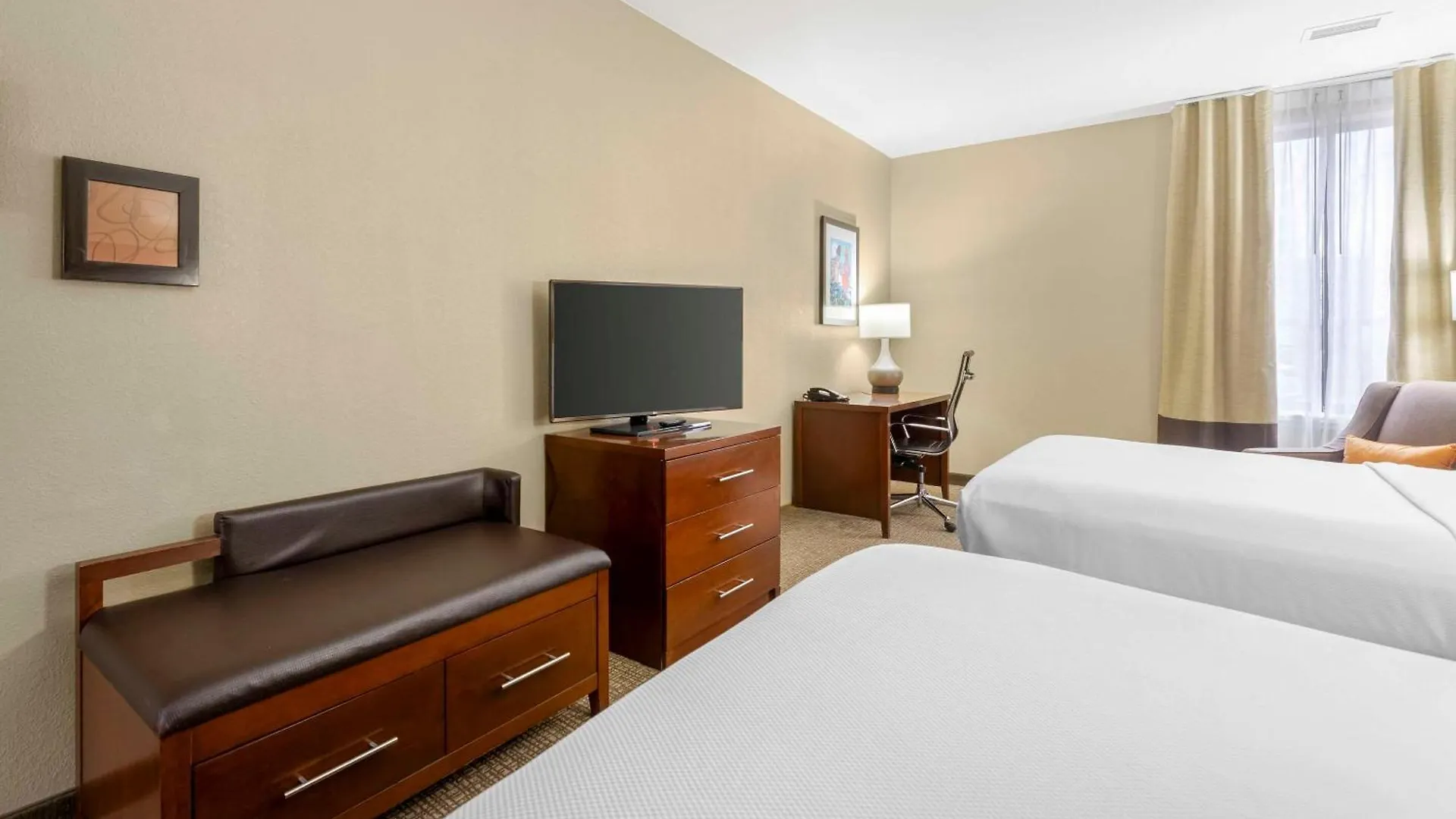 Comfort Inn Memphis Downtown 3*,