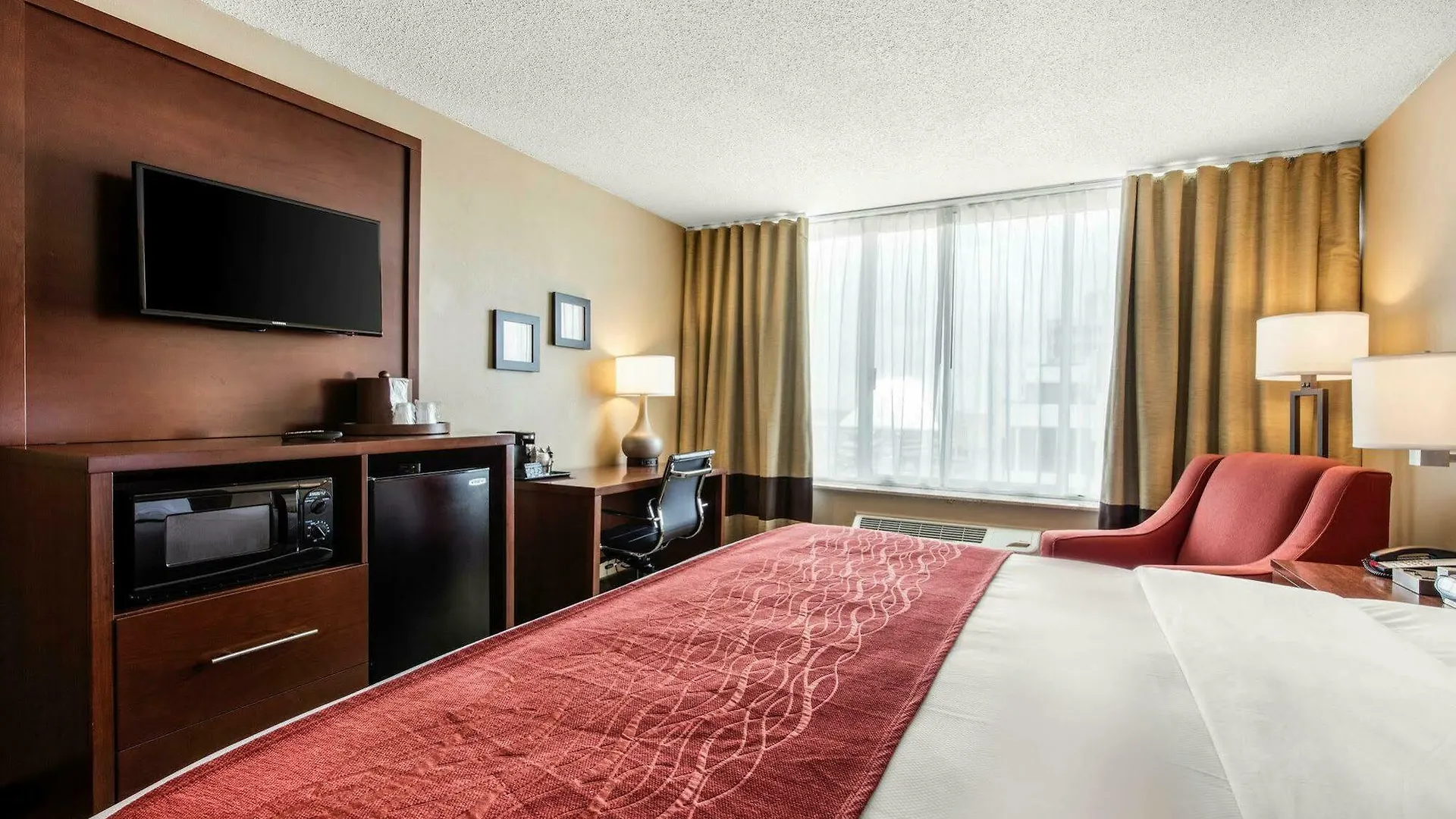 Comfort Inn Memphis Downtown 3*,